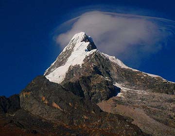 Artesonraju mountain climbing expedition